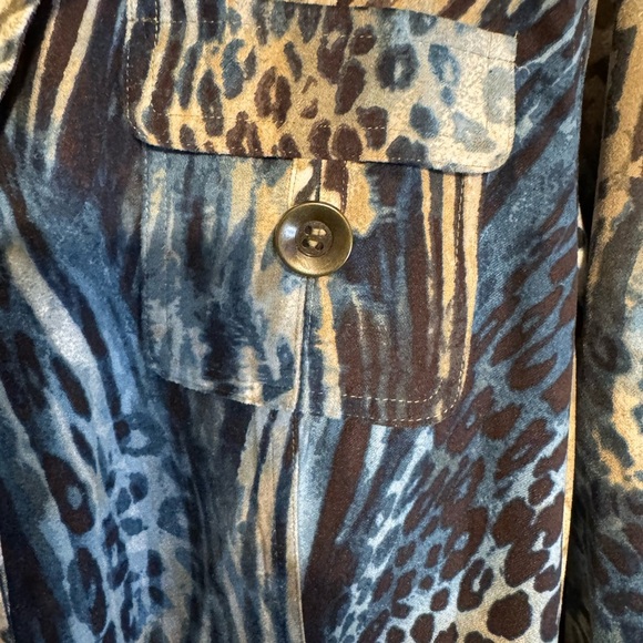 Chico's Size 2 Animal Print Lightweight Jacket with Belt - Picture 4 of 8